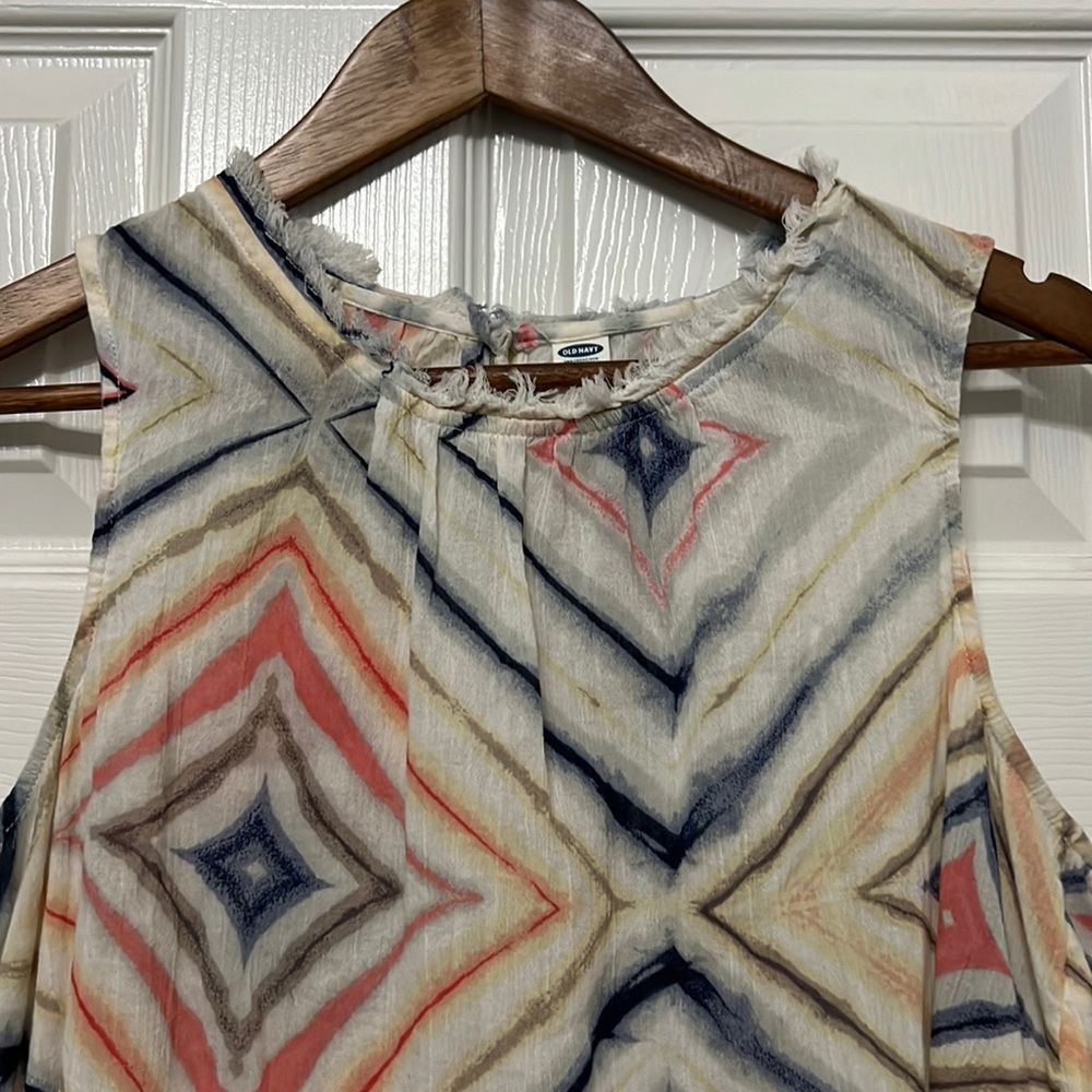 Old Navy Sleeveless tie dye Shirt.